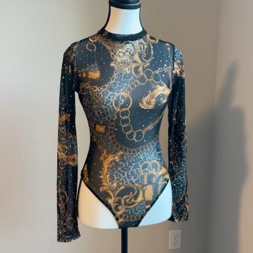 Y2K Black and gold long sleeves bodysuit with glitters details